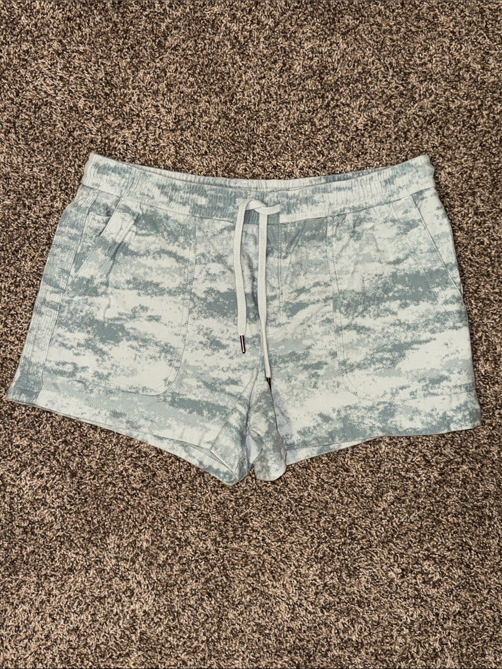 Athleta Shorts size Large